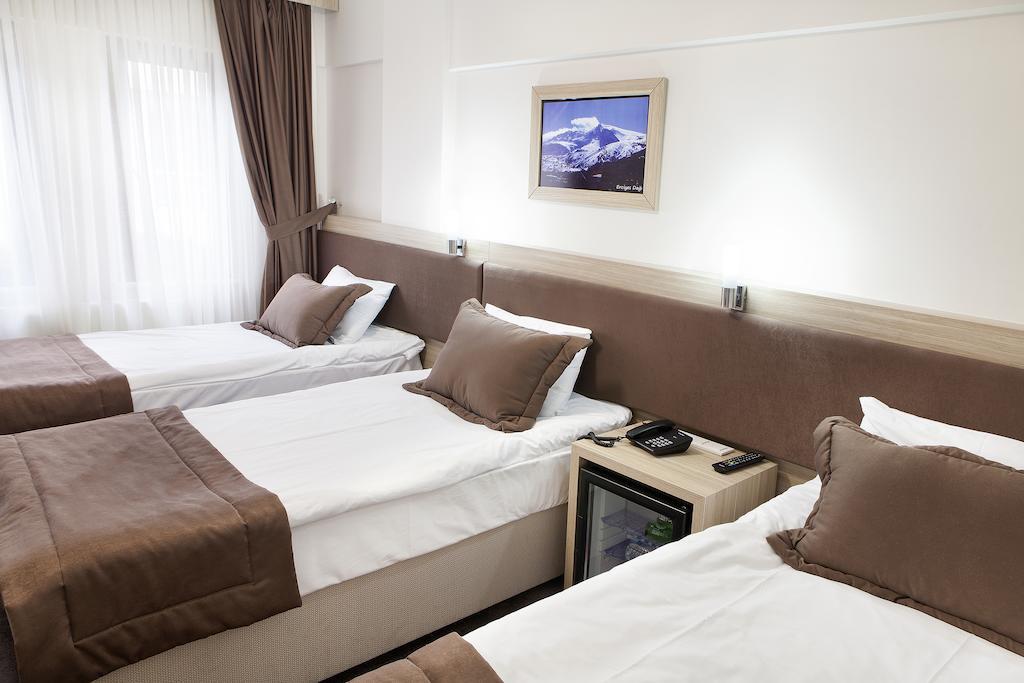 Hotel Emge Istambul Quarto foto